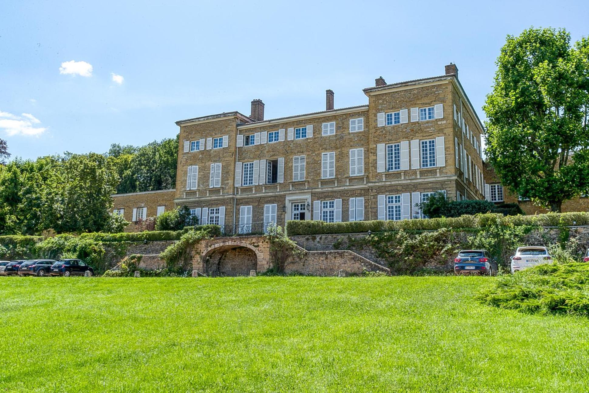 Sejourner Au Chateau De La Roue Grand Appartement Lissieu Eksteriør bilde